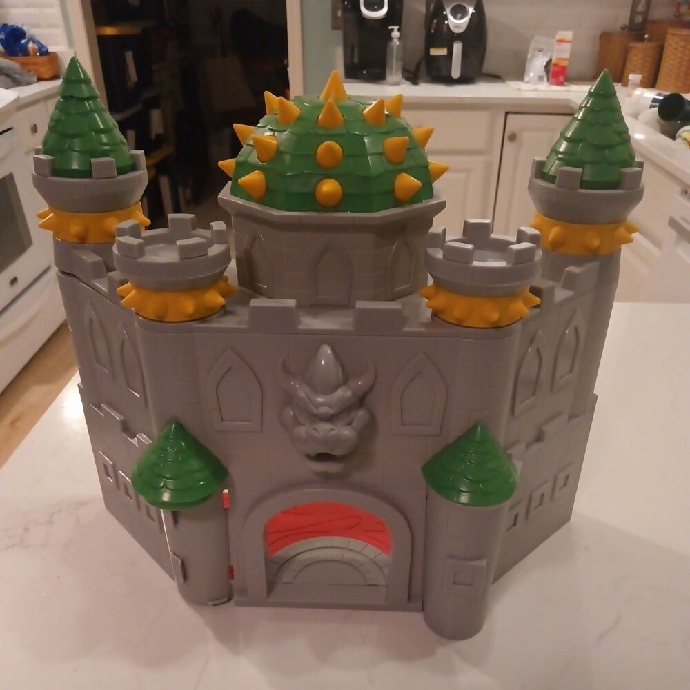 2019 Nintendo Super Mario Brothers Bowser's Castle Figure Toy Playset - Works!
